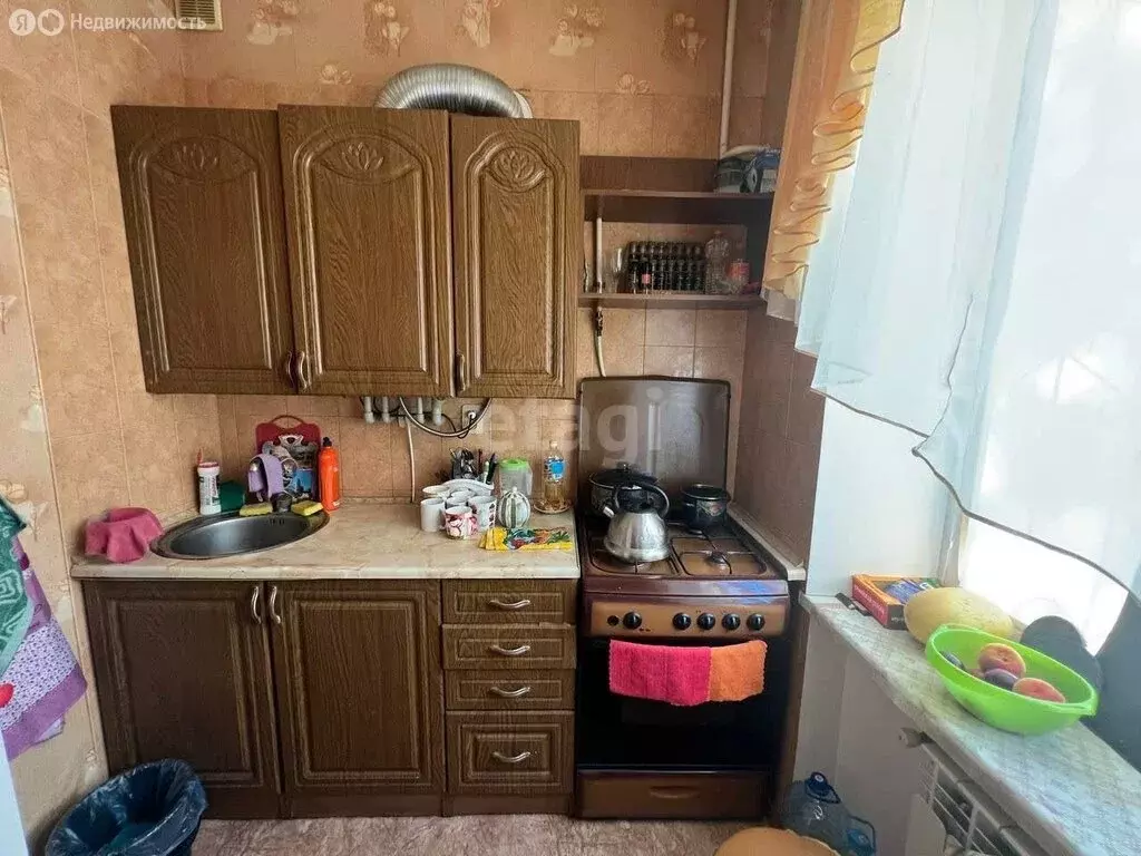 3-комнатная квартира: Саки, улица Бурденко, 9 (68 м) - Фото 1