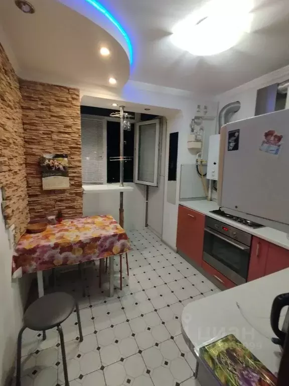 1-к кв. Краснодарский край, Туапсе ул. Гоголя, 6 (35.0 м) - Фото 0