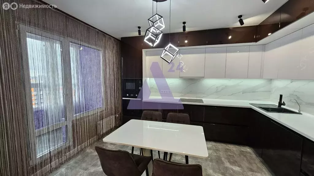 3-комнатная квартира: Барнаул, улица Солнечная Поляна, 94к2 (85.3 м) - Фото 0