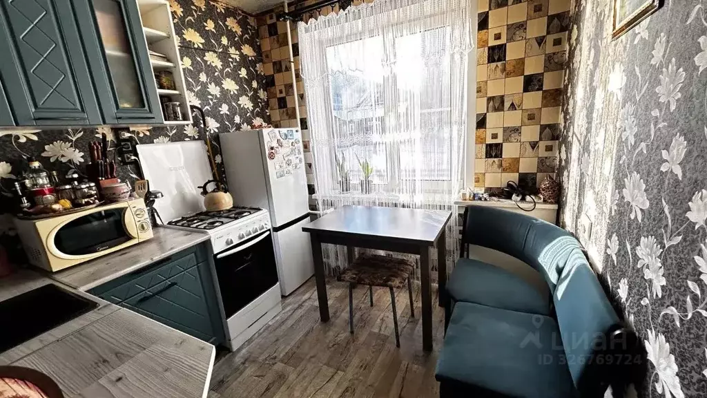 2-к кв. Псковская область, Печоры Юбилейная ул., 9 (36.7 м) - Фото 1