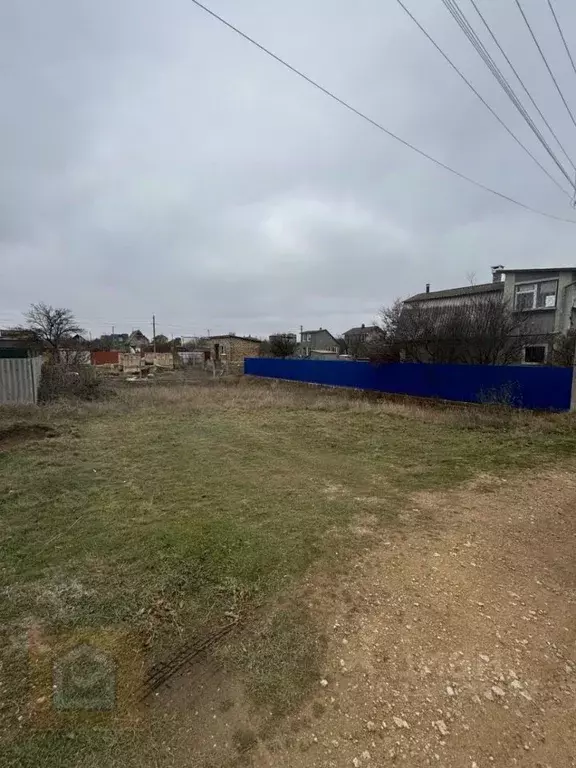 Участок в Крым, Сакский район, с. Суворовское ул. Виноградная, 7А ... - Фото 0