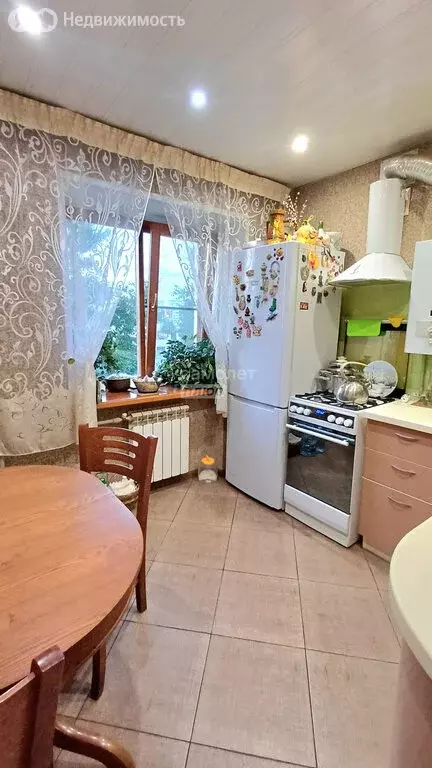 3-комнатная квартира: Нижний Новгород, улица Шаляпина, 1 (58 м) - Фото 0