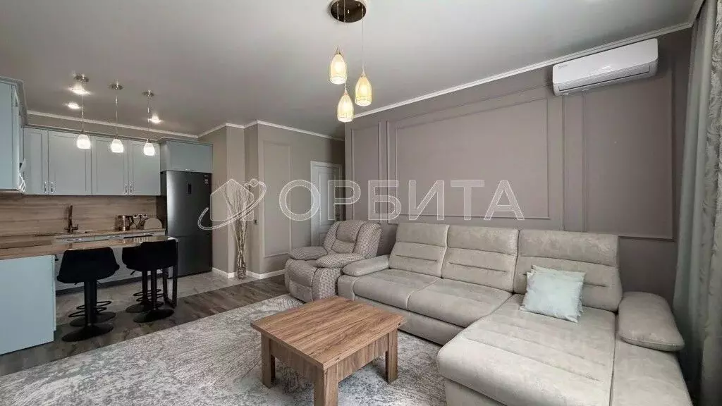 2-к кв. Тюменская область, Тюмень ул. Газовиков, 79 (64.2 м) - Фото 1