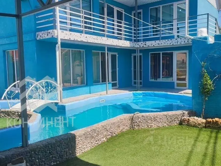 Дом в Крым, Евпатория городской округ, Мирный пгт  (222 м) - Фото 1