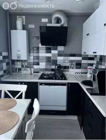 2-комнатная квартира: Ухта, Чибьюский переулок, 6 (42.4 м) - Фото 1