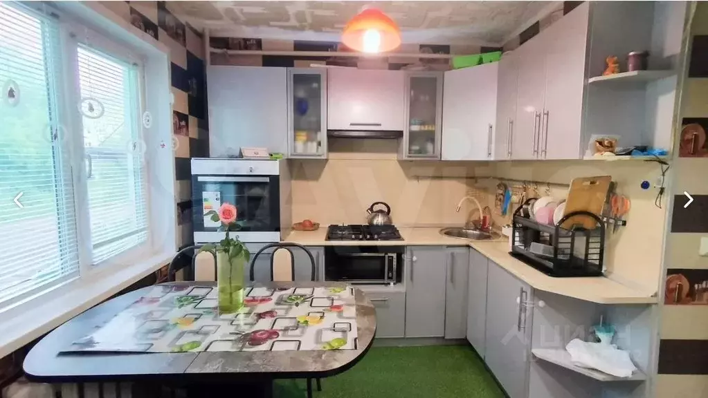 2-к кв. Вологодская область, Череповец Парковая ул., 10 (45.0 м) - Фото 0