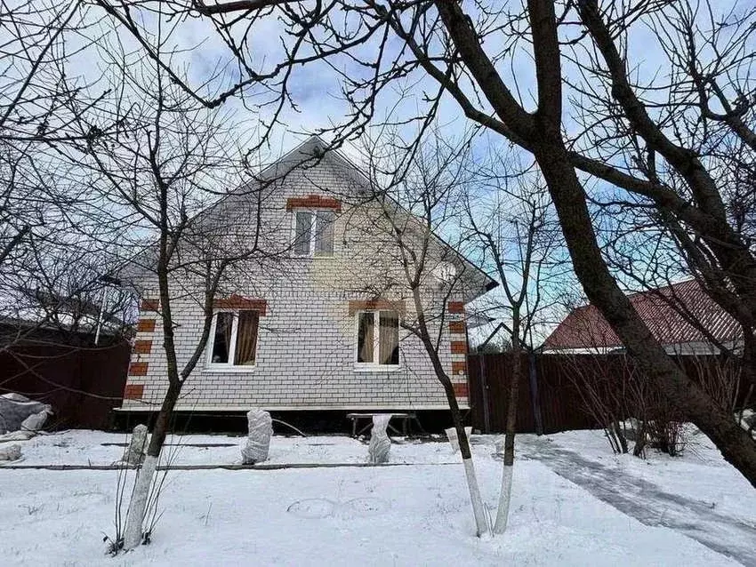 Дом в Белгородская область, Старооскольский городской округ, с. ... - Фото 1