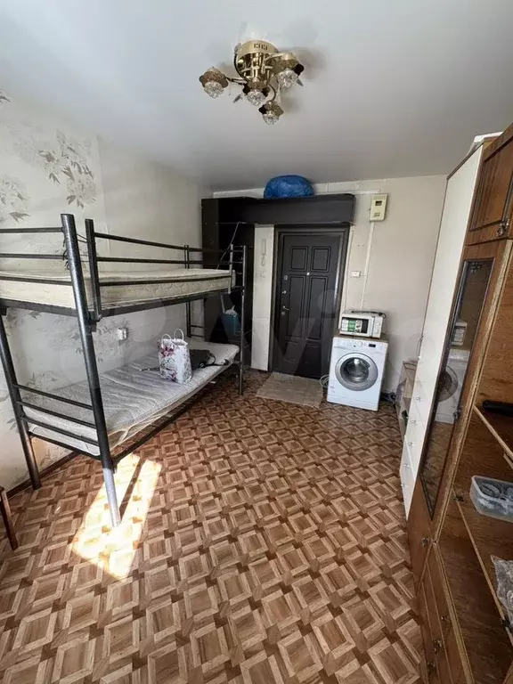 Комната 17 м в 5-к., 5/5 эт. - Фото 1