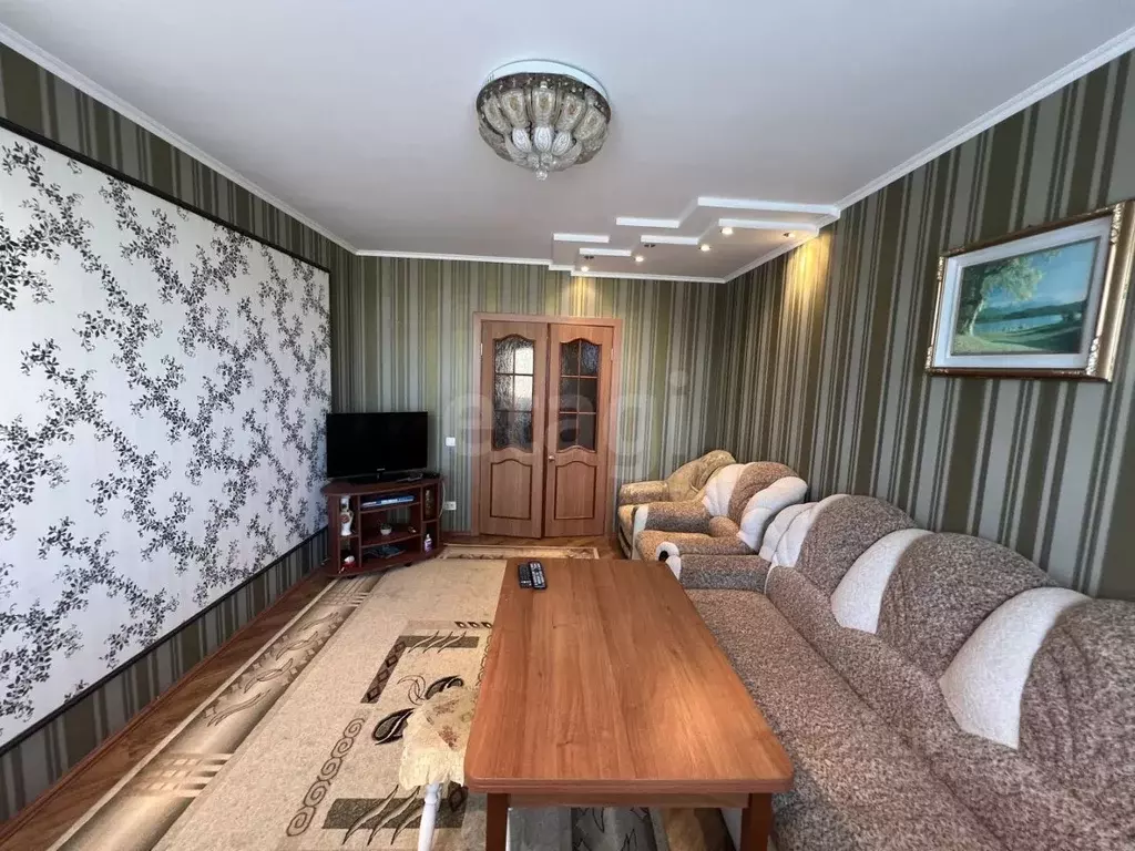 2-к кв. Тюменская область, Тюмень ул. 30 лет Победы, 122 (50.0 м) - Фото 1