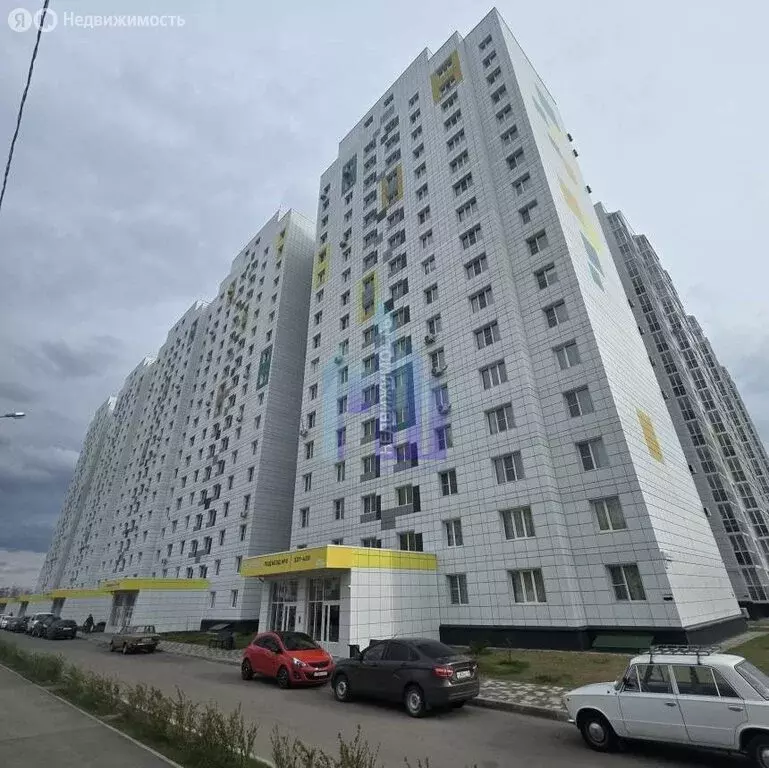 3-комнатная квартира: Воронеж, улица Шидловского, 26 (75 м) - Фото 0