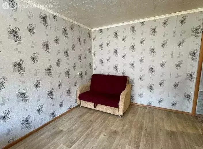 1-комнатная квартира: посёлок городского типа Петра Дубрава, улица ... - Фото 1