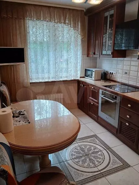 2-к. квартира, 63 м, 1/10 эт. - Фото 0
