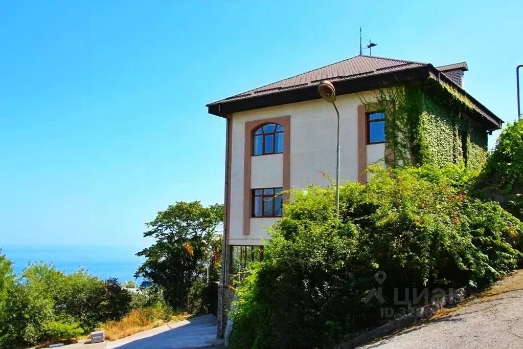 Дом в Крым, Ялта муниципальный округ, Ливадия пгт ул. Батурина, 7 (447 ... - Фото 1