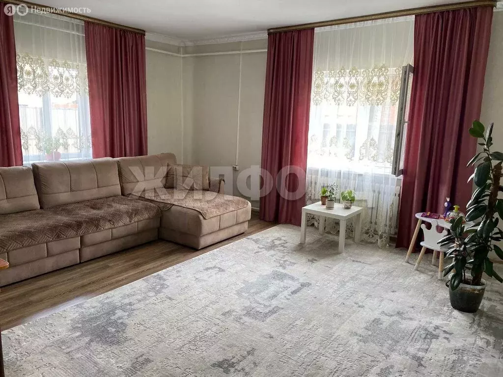 Дом в Кызыл, улица Леонида Ефимова (170 м) - Фото 2