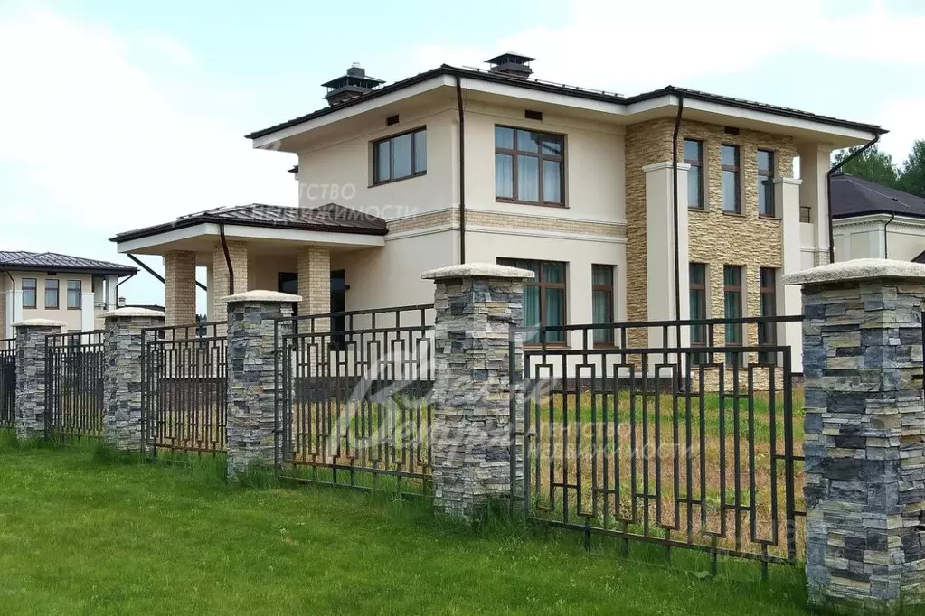 Дом в Москва д. Каменка, Графский Лес кп, 31 (255 м) - Фото 0