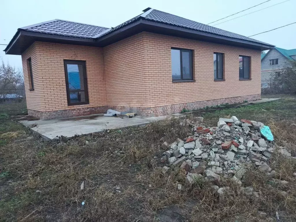 Дом в Саратовская область, Маркс ул. 2-я Прибрежная, 7 (105 м) - Фото 2