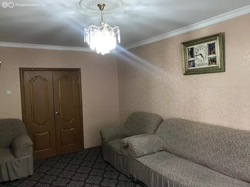 3-комнатная квартира: Владикавказ, улица Астана Кесаева, 19 (74.2 м) - Фото 1