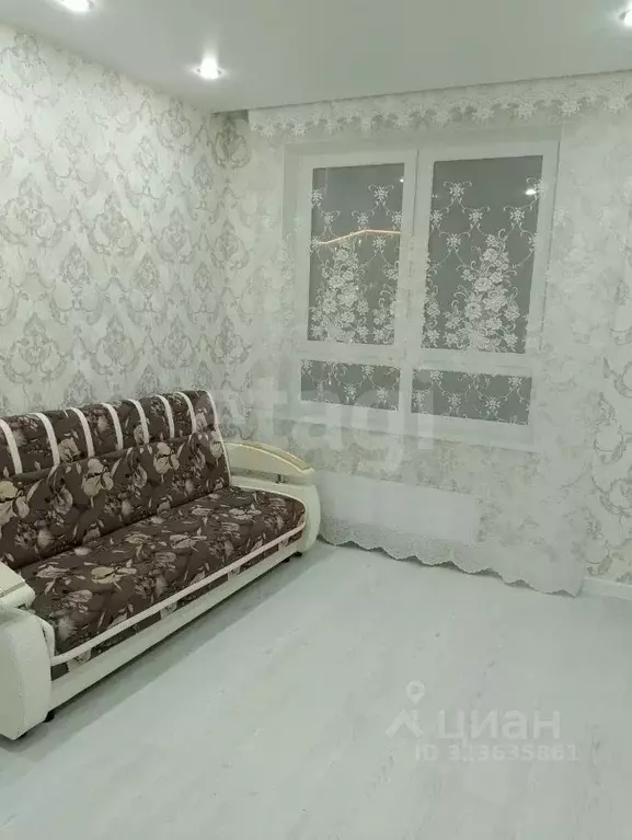 1-к кв. Тюменская область, Тюмень ул. Фармана Салманова, 15 (37.0 м) - Фото 2