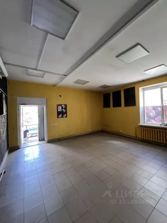 Помещение свободного назначения в Алтайский край, Барнаул Новгородская ... - Фото 1