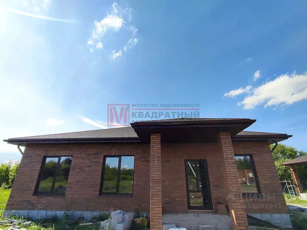 Дом в Белгородская область, Старооскольский городской округ, с. ... - Фото 0