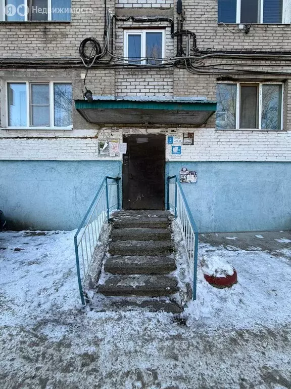 2-комнатная квартира: Уссурийск, Угловая улица, 48 (50 м) - Фото 2