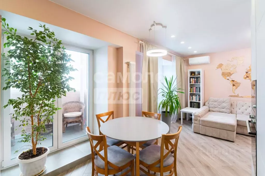 3-к кв. Омская область, Омск Транссибирская ул., 1 (68.5 м) - Фото 0