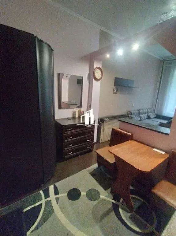 Продается комната в 8-комнатной квартире - Фото 2