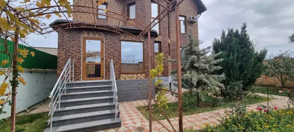 Дом в Крым, Сакский район, Штормовское с/пос, с. Поповка ул. Морская, ... - Фото 1