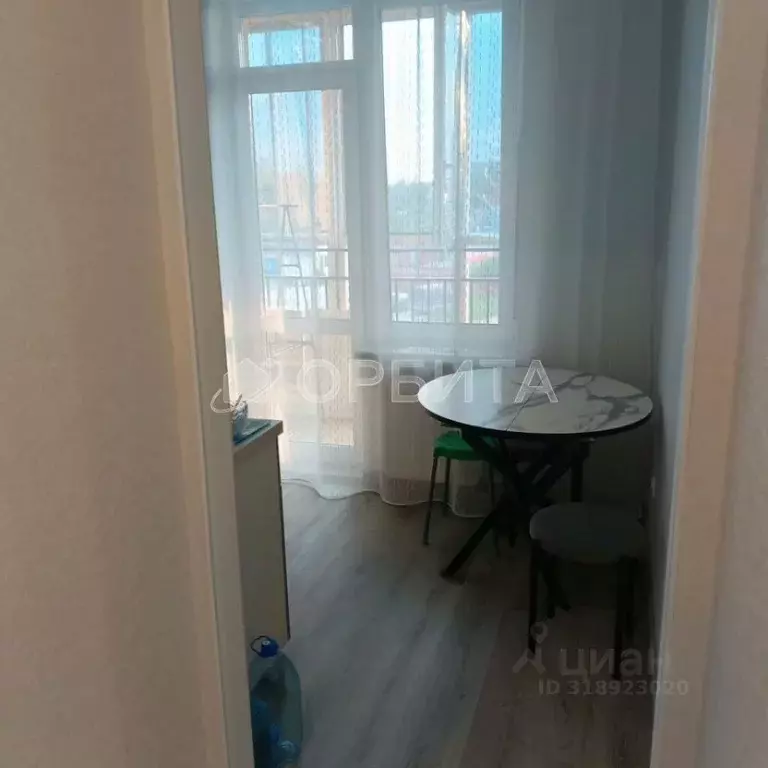 1-к кв. Тюменская область, Тюмень ул. Надира Сагдеева, 6 (29.0 м) - Фото 0