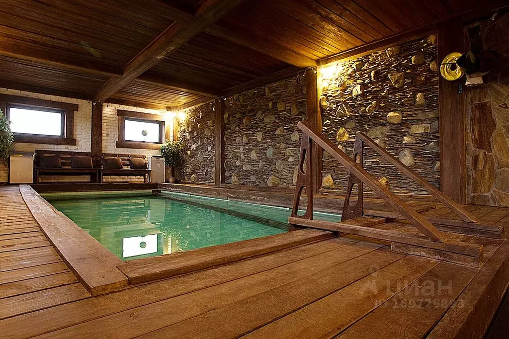 Дом в Омская область, Омский район, с. Надеждино  (500 м) - Фото 1