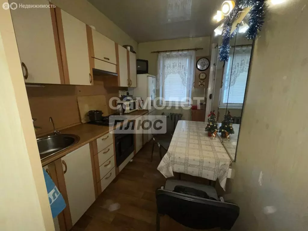 3-комнатная квартира: Астрахань, улица Михаила Луконина, 4 (63.5 м) - Фото 1