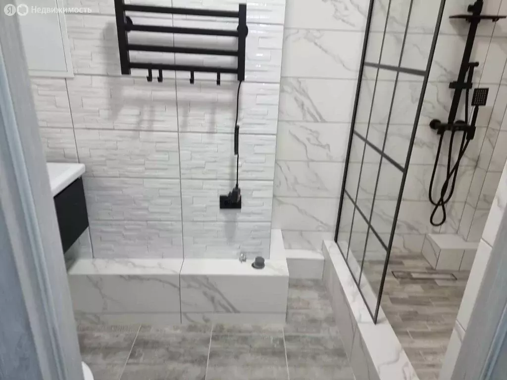 Квартира-студия: Абакан, улица Кирова, 185к2 (37 м) - Фото 1