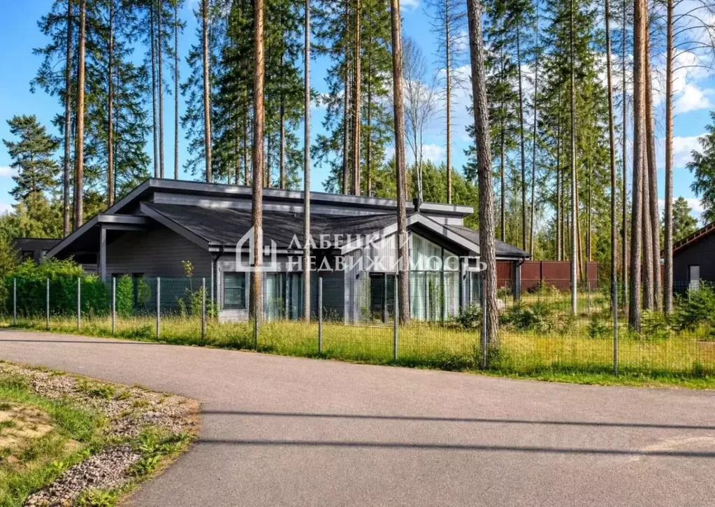 Дом в Ленинградская область, Выборгский район, Рощино городской ... - Фото 2