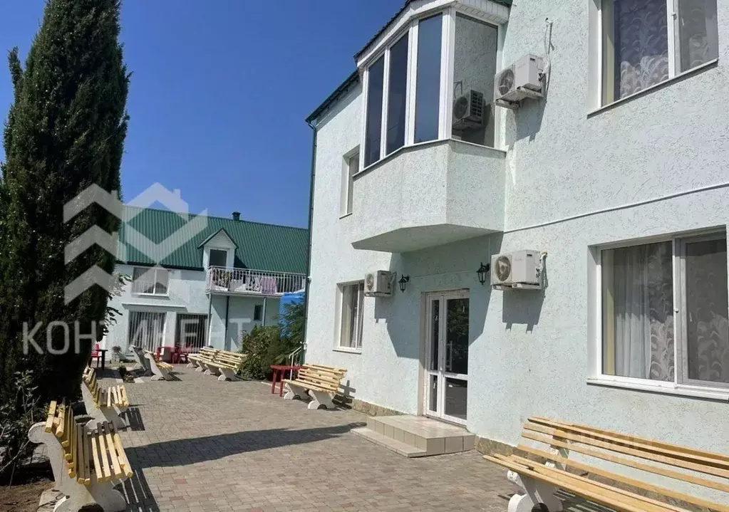 Дом в Крым, Сакский район, с. Штормовое ул. 60 лет Октября, 34 (1000 ... - Фото 1