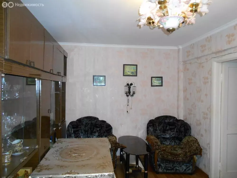 3-комнатная квартира: Омск, Индустриальная улица, 6 (55 м) - Фото 2