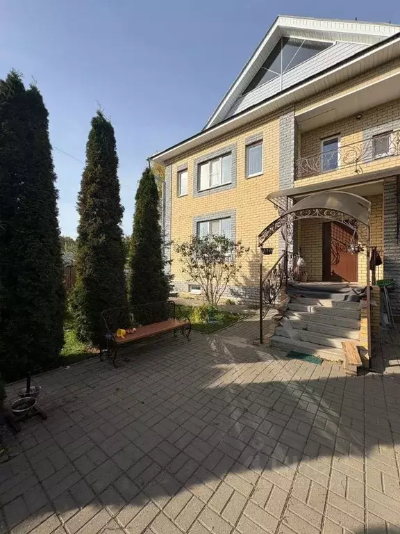 Коттедж в Нижегородская область, Арзамас ул. Белинского, 2А (261 м) - Фото 1