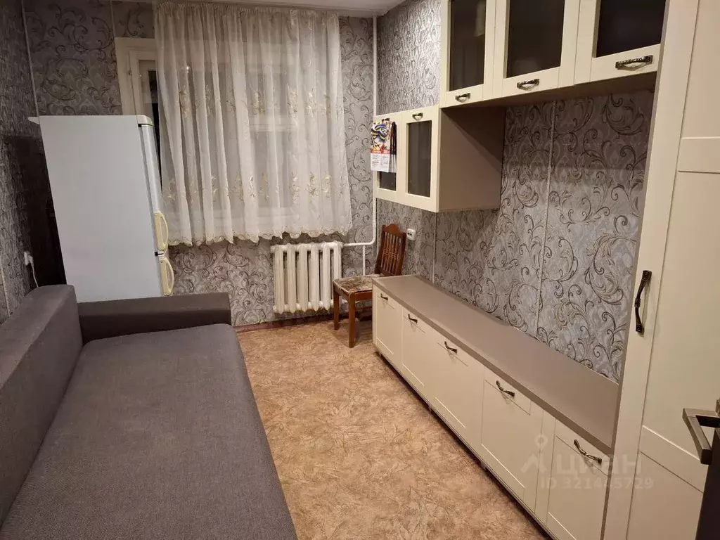 Комната Алтайский край, Барнаул ул. Панфиловцев, 27 - Фото 1