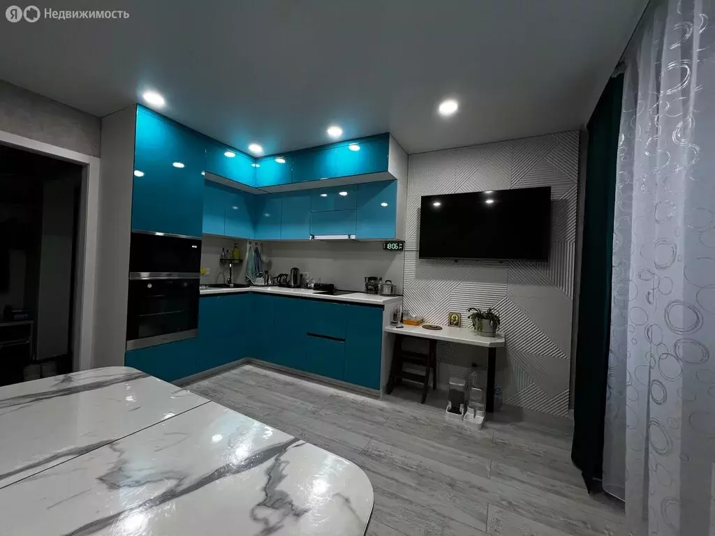 3-комнатная квартира: Новоалтайск, улица Анатолия, 90 (54 м) - Фото 1