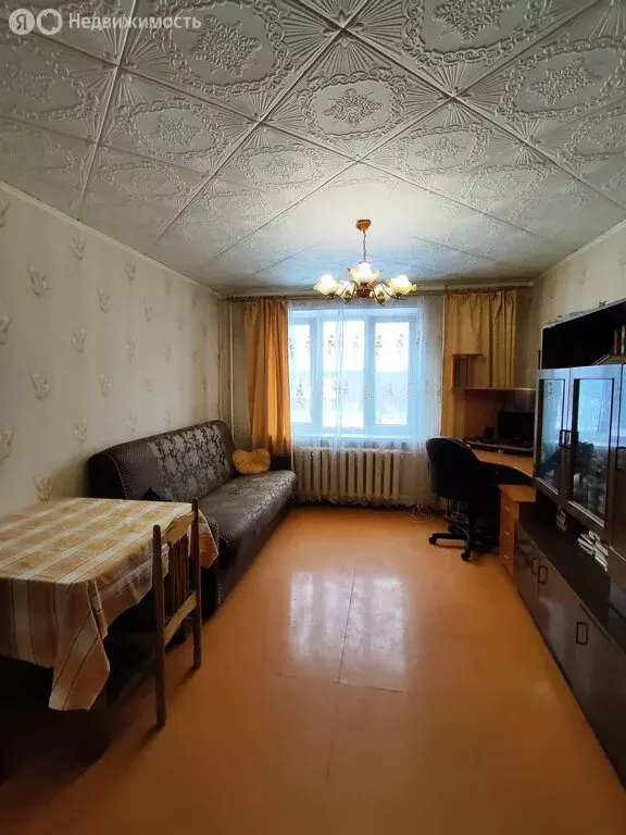 3-комнатная квартира: Белоозёрский, улица 50 лет Октября, 16 (53 м) - Фото 0