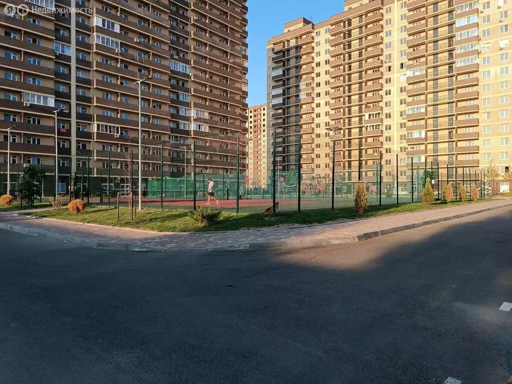 Квартира-студия: Краснодар, улица Лётчика Позднякова, 2к13 (24 м) - Фото 1
