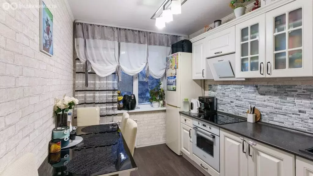 3-комнатная квартира: Тюмень, Профсоюзная улица, 70 (66 м) - Фото 1