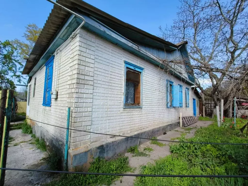 Дом в Краснодарский край, Лабинск ул. Пушкина, 35 (57 м) - Фото 1