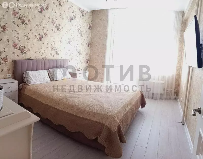 Квартира-студия: Тюмень, улица Федюнинского, 62к2 (88.9 м) - Фото 2