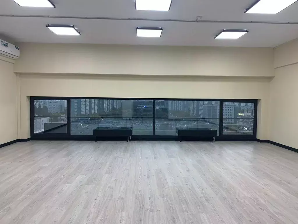 Помещение свободного назначения в Москва Новоясеневский просп., 9 (83 ... - Фото 1