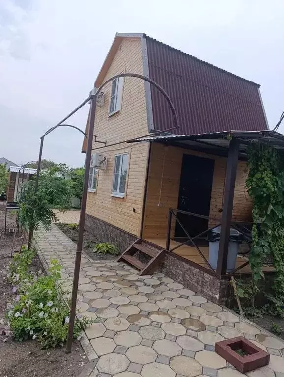 Дом в Краснодарский край, Ейский район, Должанская ст-ца Октябрьская ... - Фото 0