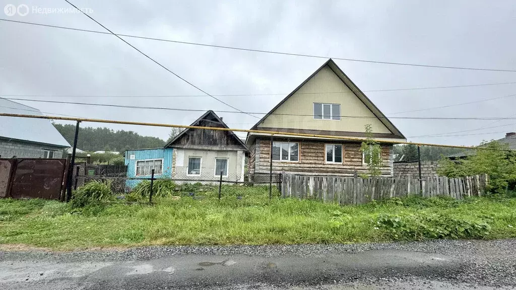 Дом в Учалы, улица Победы, 22 (100 м) - Фото 1
