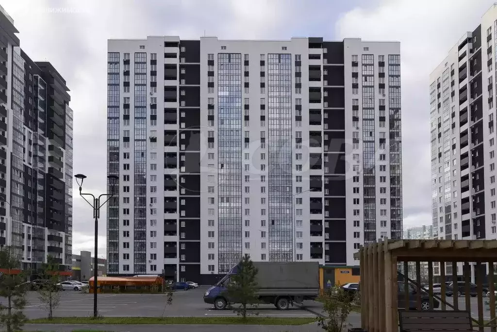 3-комнатная квартира: Тюмень, улица Константина Посьета, 6 (84.6 м) - Фото 1