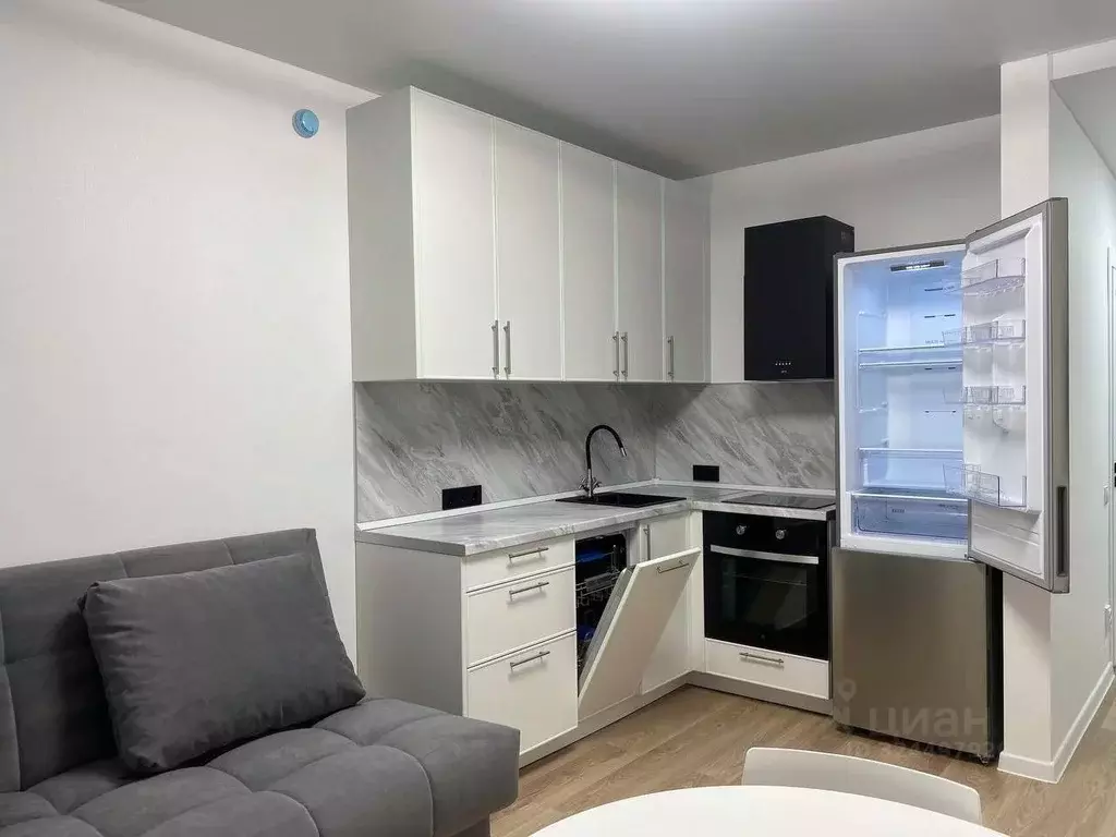 2-к кв. Свердловская область, Екатеринбург ул. Михаила Ананьева, 4 ... - Фото 1