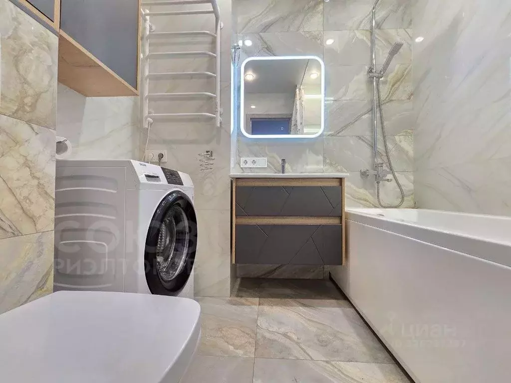 2-к кв. Волгоградская область, Волгоград ул. Расула Гамзатова, 19 ... - Фото 1