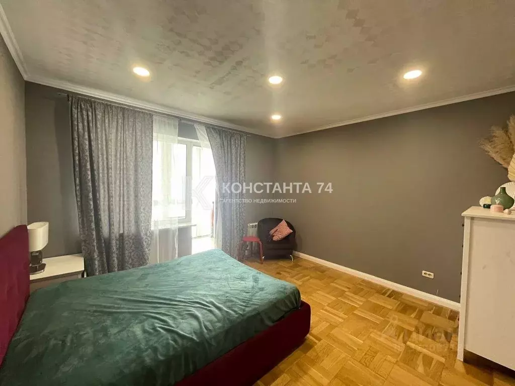 4-к кв. Челябинская область, Челябинск ул. Братьев Кашириных, 122 ... - Фото 2